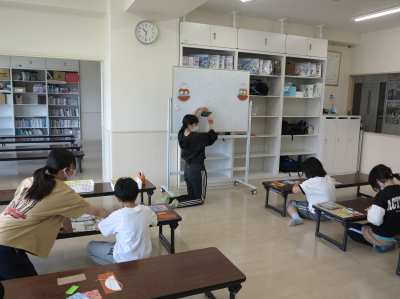 R7.6.28　実習発表会（七夕壁面制作）